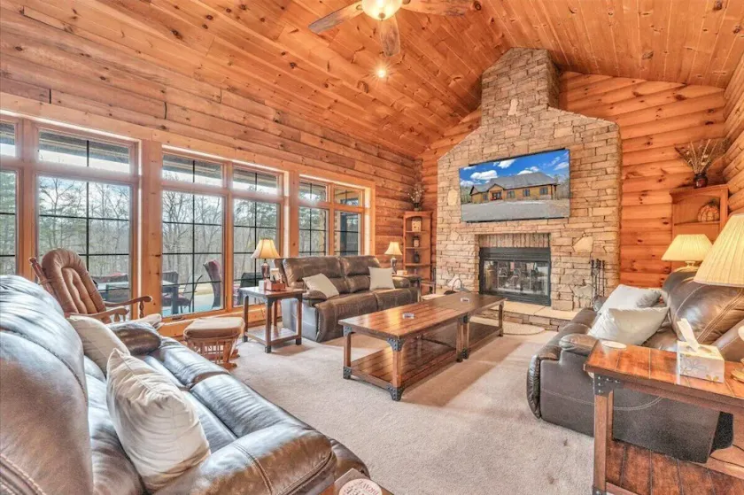 Liberty Pines - Lakefront Log Home, Swim Spa & Game Room - Image 1
