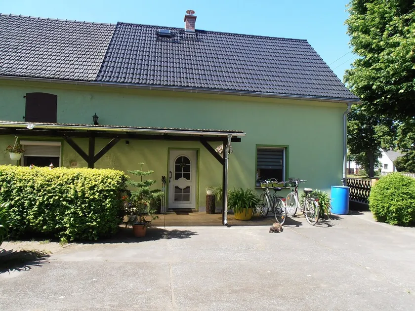 Cottage on the village green - Image 1