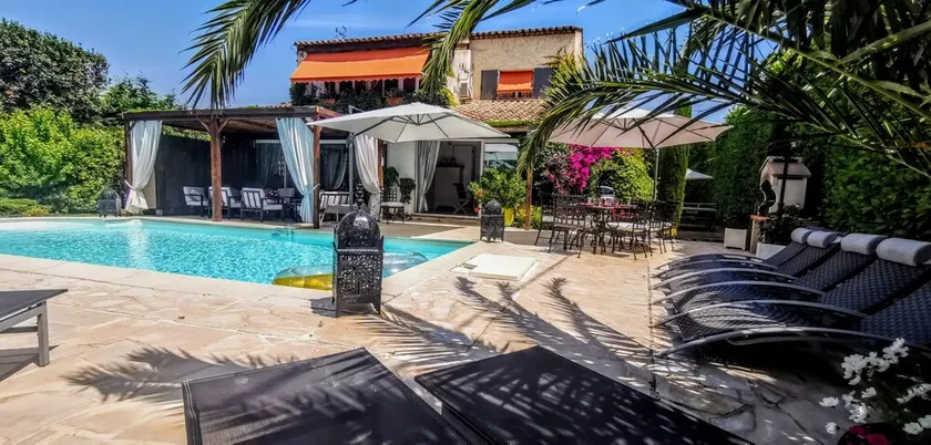 Provencalsk villahus opvarmet pool sydjacuzzi - Image 1