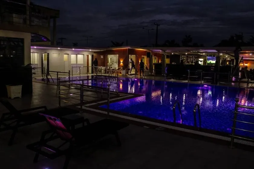 Villa Park Hotels - Image 1
