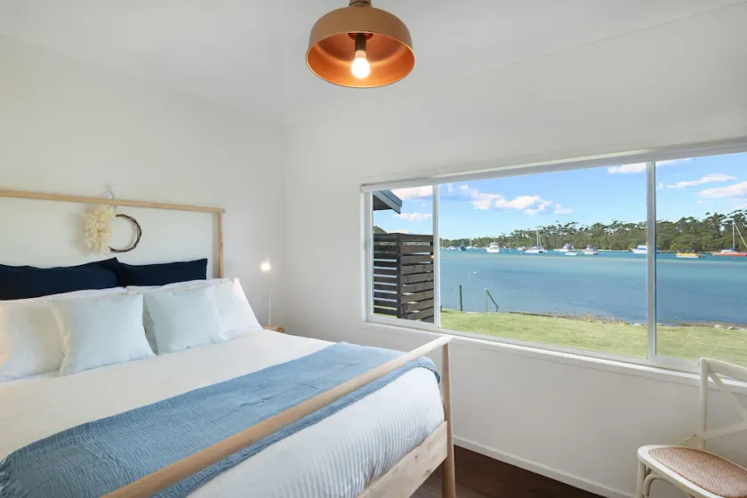 Tide: Waterfront central Huskisson coastal cottage - Image 1