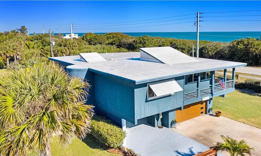 Modern Beach House with pool. Amazing sunrises  - Image 1