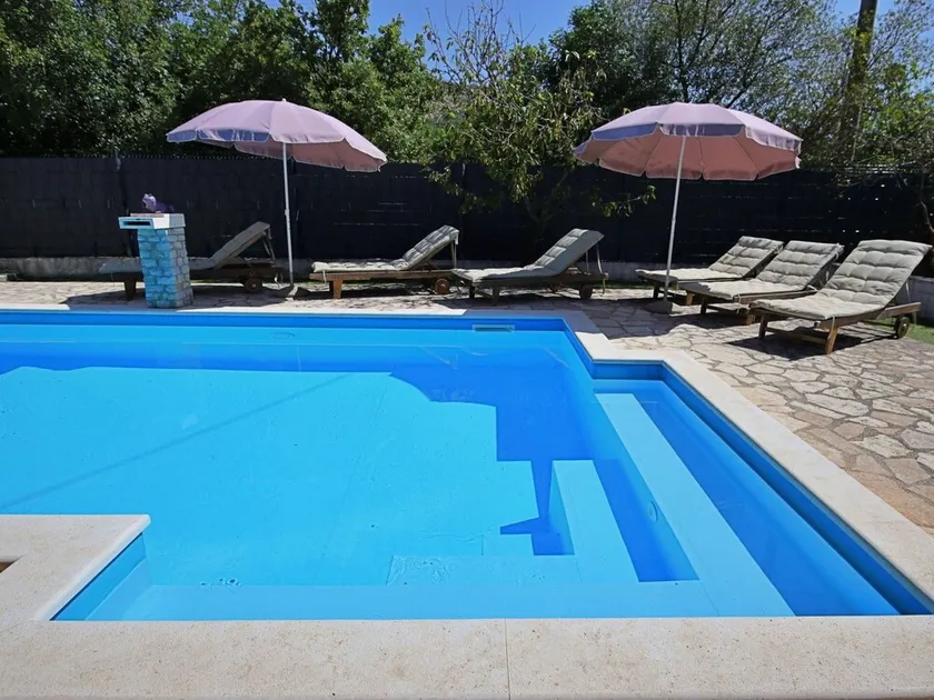 Wonderful private villa for 7 guests with private pool, WIFI, A/C, TV, terrace and pets allowed - Image 1