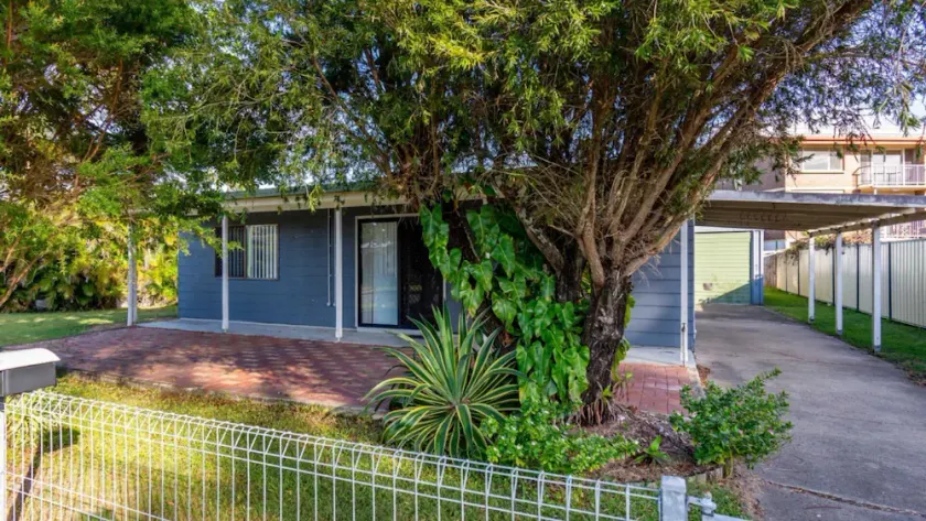 Dog Friendly Holiday House In Bongaree - Image 1