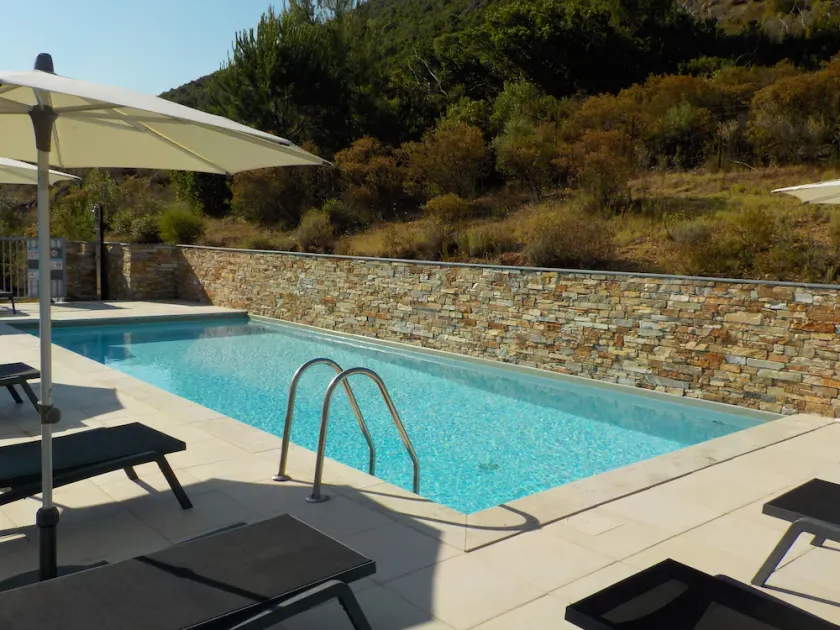 3 bedroom flat, heated pool, air conditioning, wifi, 1 min river, 7 min beach - Image 1