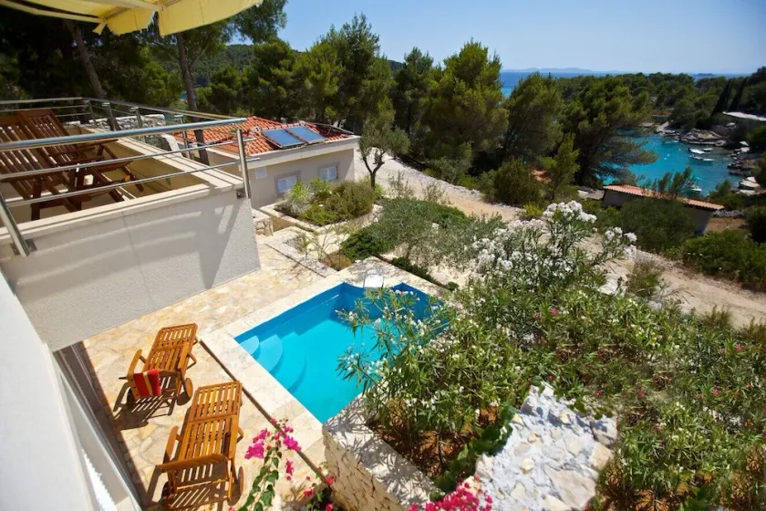 Get away from it all villa set amidst Mediterranean gardens with private pool - Image 1