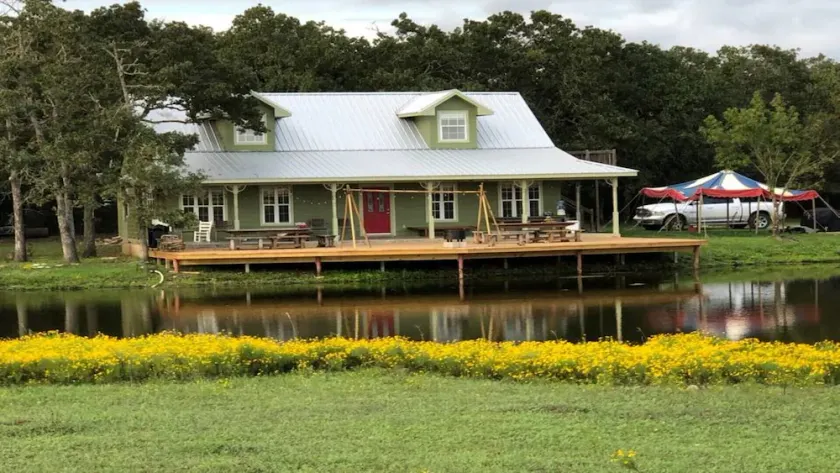 The Hi-way Ranch Lockhart - Image 1