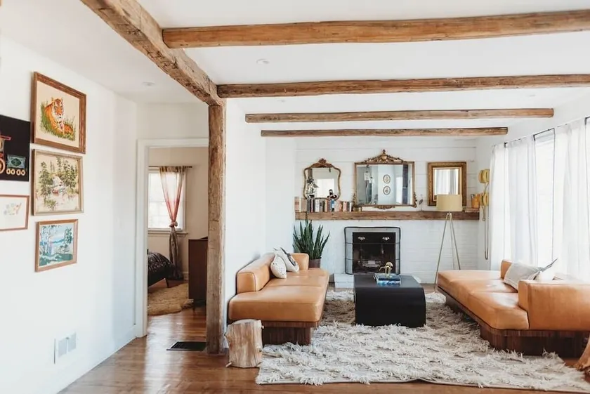 Ode to the '70's creative private home with pool - Image 1