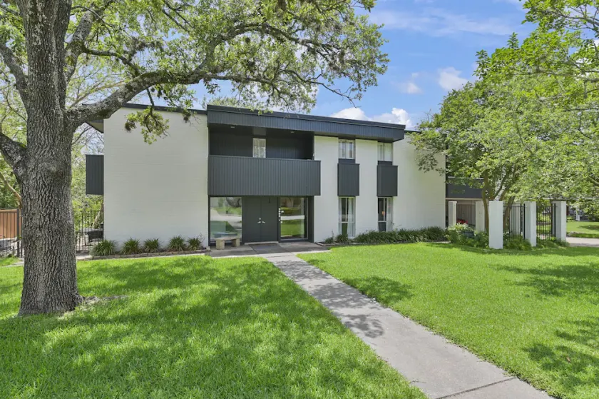 Parkway Reunion House - Image 1