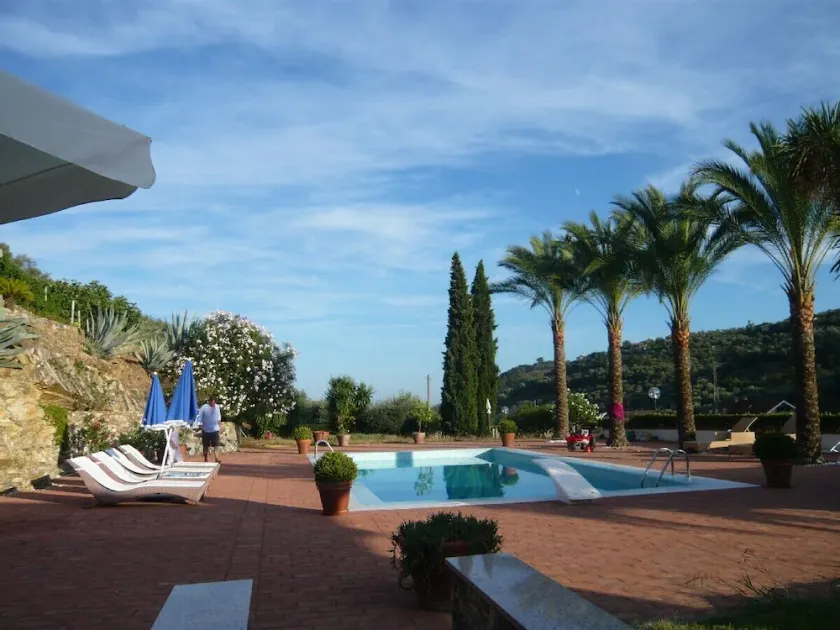 Großzügige Villa mit exklusivem Ambiente, Privatpool & Lounge Areas - Image 1
