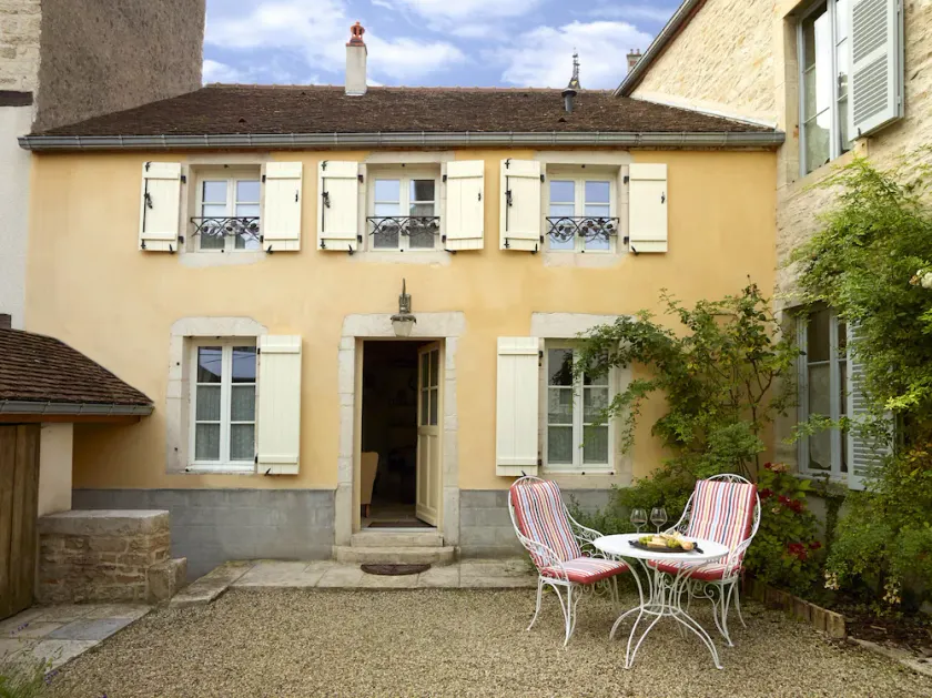 Chez Hall, La Petite Maison 17th c charmimg Cottage, Meursault landsby, 2 sovepladser - Image 1