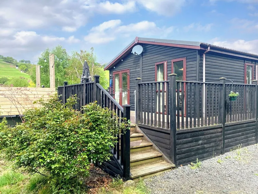2 bedroom accommodation in Aberedw, near Builth Wells - Image 1
