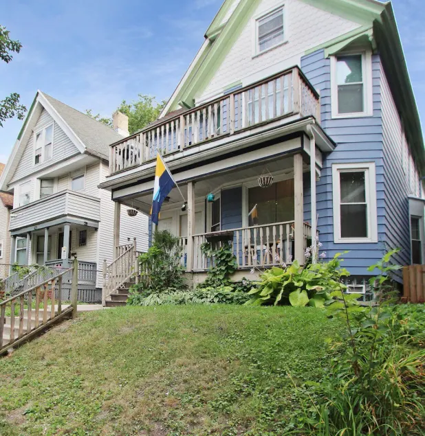 Chic 2BR & PKNG Mins to Downtown, Fiserv, Brewers Rave, St. Lukes, & Froedtert  - Image 1