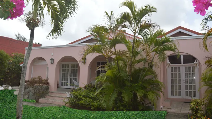 Just Across from Reduit Beach - Image 1