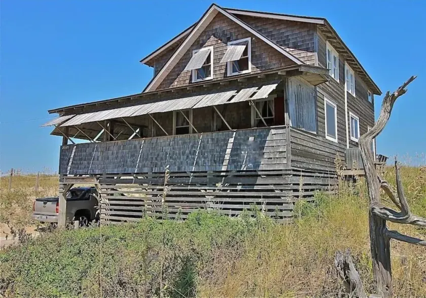 Oceanfront OBX Luxurious Cottage; Timeless Retreat: Modern Remodel, Pet Friendly - Image 1