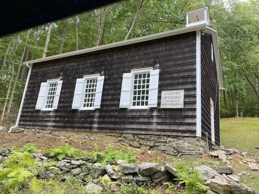 Cozy 1845 Chapel Escape near Appalachian Trail and Fahnestock Park - Image 1