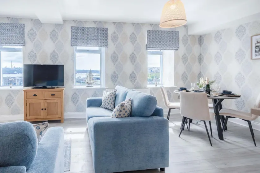 Harbour View - 2 Bedroom Apartment - Milford Haven - Image 1