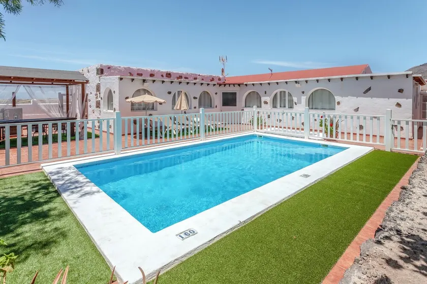 Villa \"Abraham\" con vista sulle montagne, Wi-Fi, piscina e terrazza - Image 1