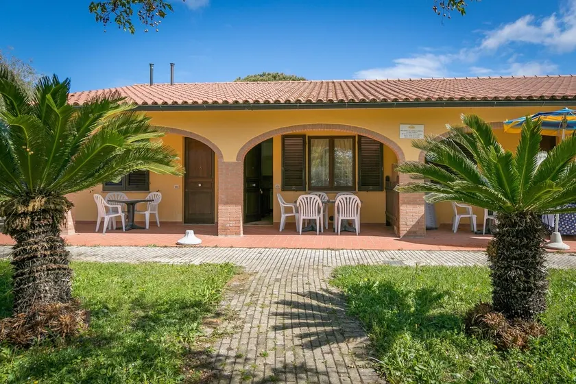 Agriturismo \"Il Girasole - Fico D'India\" con piscina condivisa, giardino condiviso e Wi-Fi - Image 1