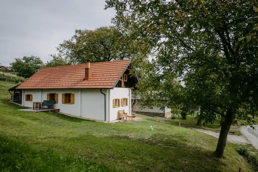 Romantic cellar in the middle of the countryside - Image 1