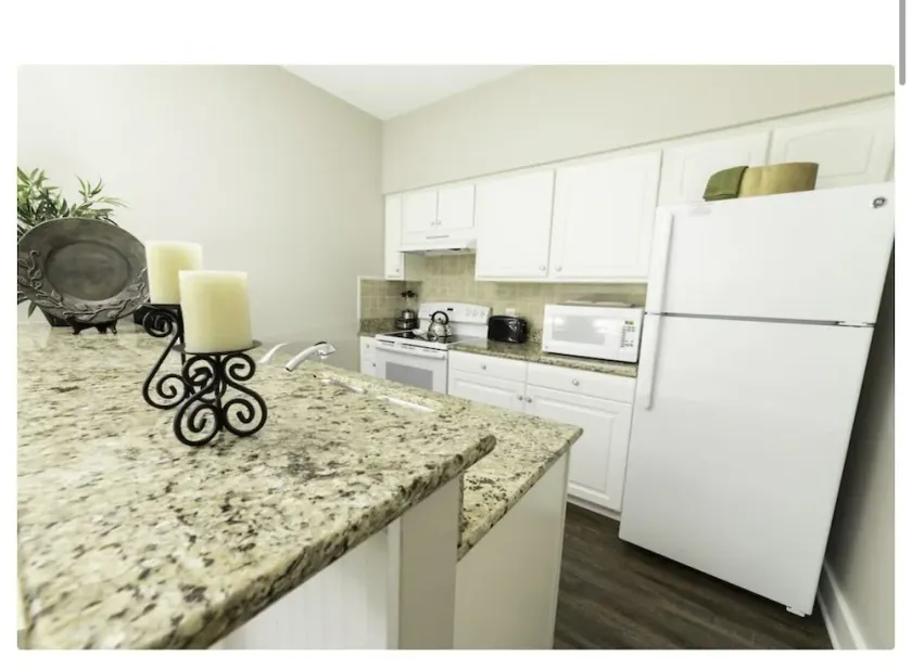 Family-sized Cottage, minutes away from Water Country USA & Busch Gardens! - Image 1