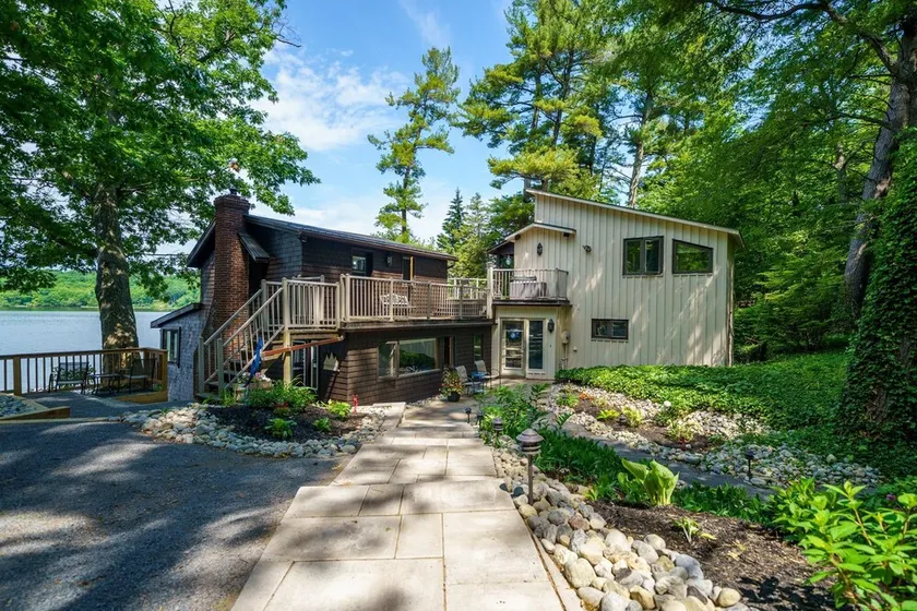 Luxury Waterfront & Woodland! - Image 1