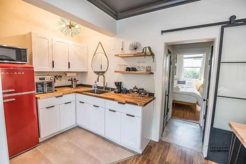 Downtown Dwelling 1616 - Image 1