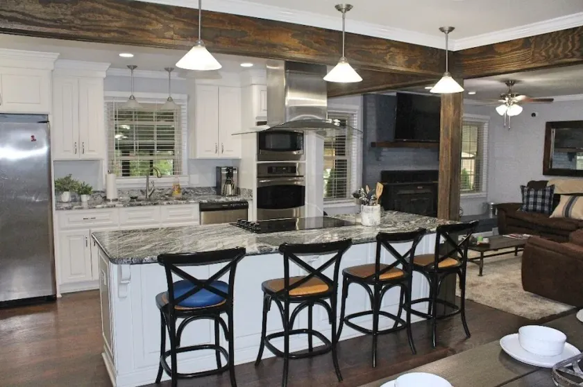 Beautiful Rustic Murfreesboro Home just minutes from I24, MTSU and more - Image 1