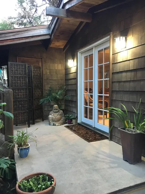 Summerland Guest Studio just steps to downtown and the beach!  Dog Friendly. - Image 1