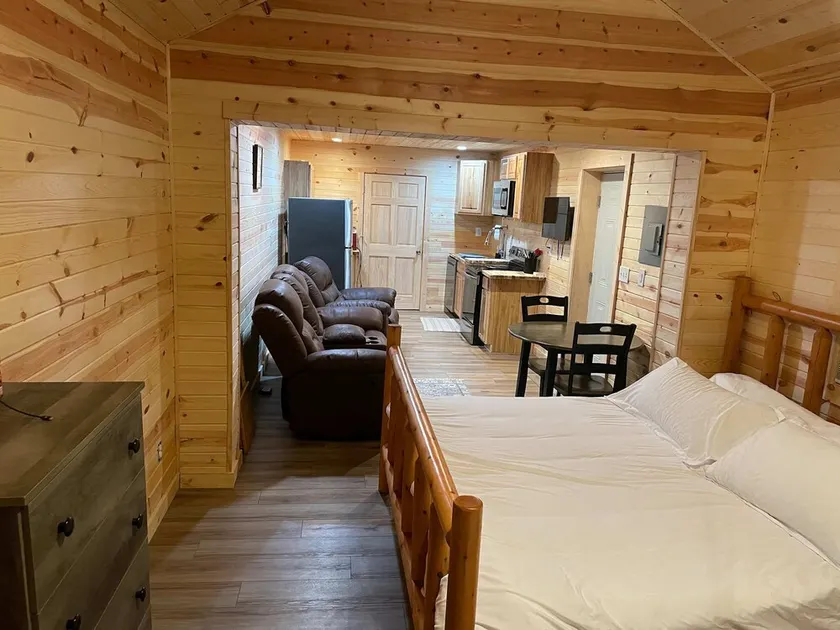 Secluded Cabin with King size bed - Image 1