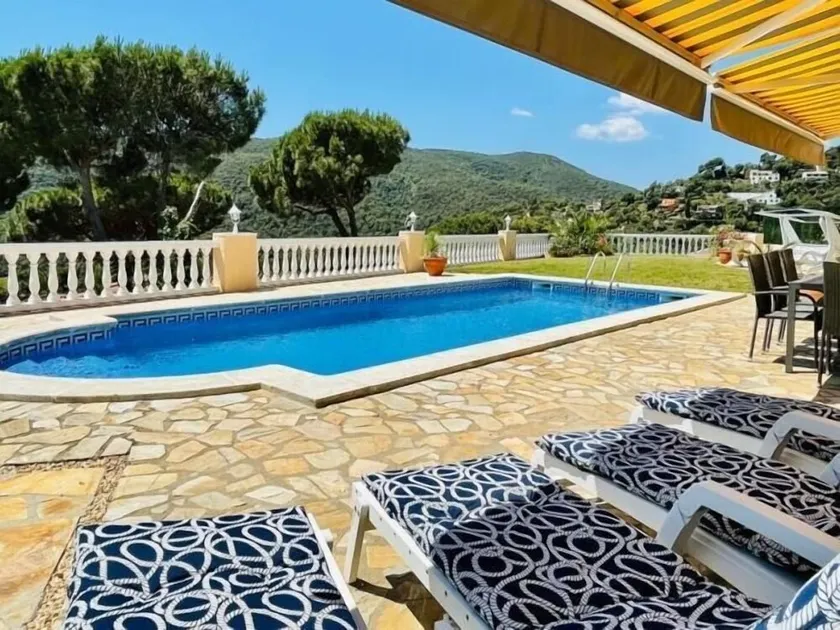 Villa reina by costabravaway - Image 1