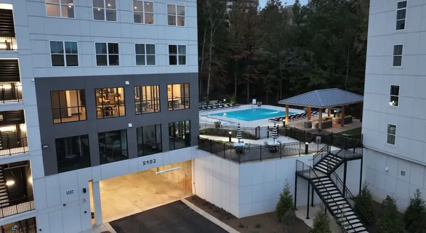 Landing at Station at Crestline - 2 Bedrooms in Mountain Brook - Image 1
