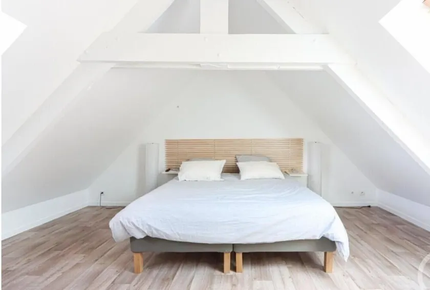 Apartment in the center of town with parking - Image 1