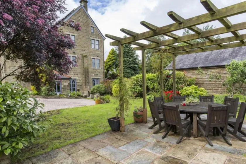 Bronte Chapel Retreat With Hot Tub - Image 1