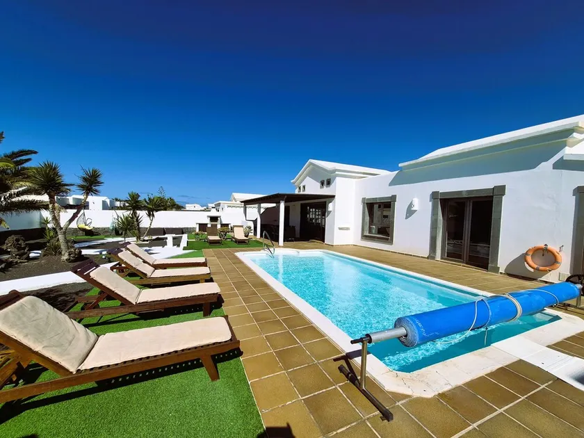 Villa ligthouse, beheizter Pool, Sky TV, SAT-TV, Garten, WLAN, Grill. - Image 1