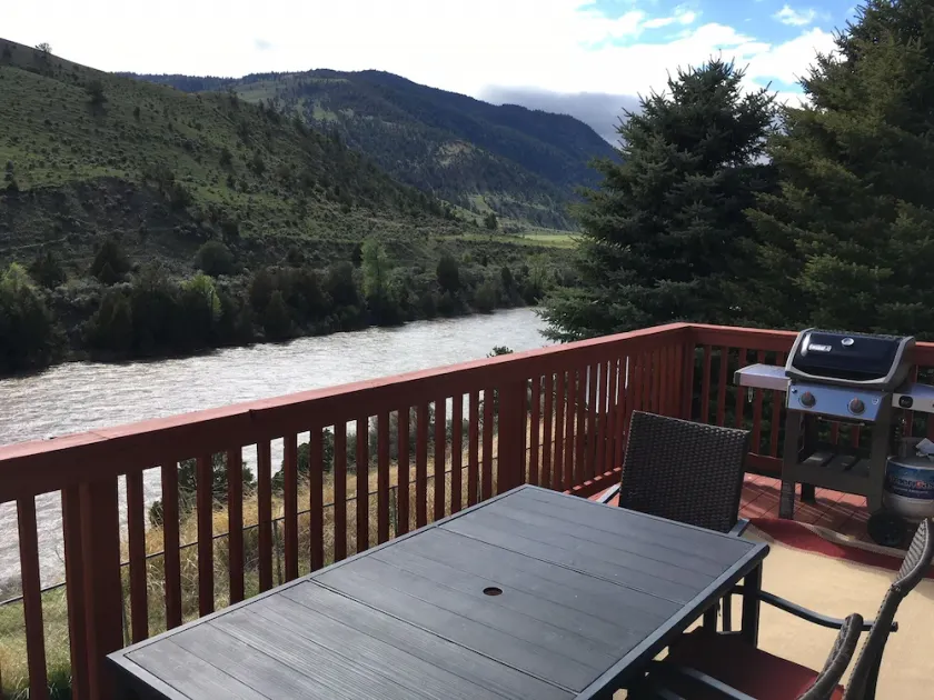 Yellowstone River View Condos, 10 min to Yellowstone Park on Historic Ranch - Image 1