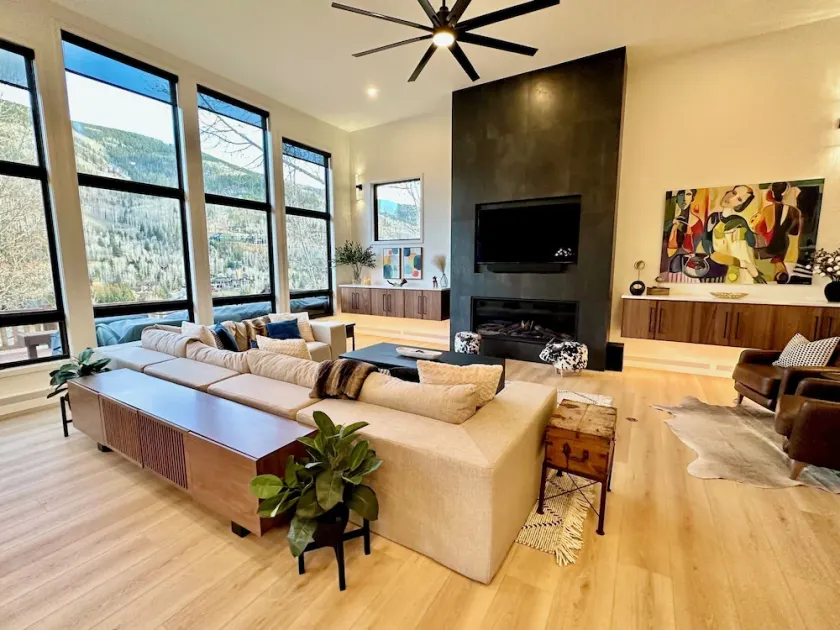 Luxe Vail! 5 minutes to town. Dual Primary - Hot Tub - Free Ski Bus! Sleeps 10 - Image 1