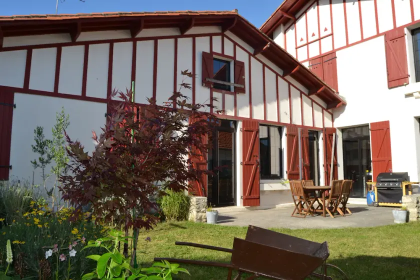 House with garden, Center La Rochelle (Rental) - Image 1