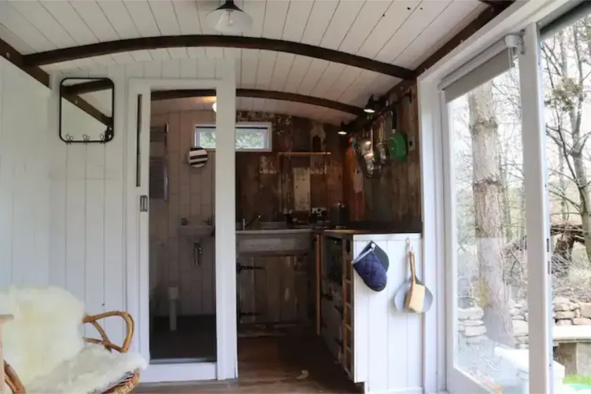 TINY HOME No.1 Railway Carriage with Stunning Views - Image 1
