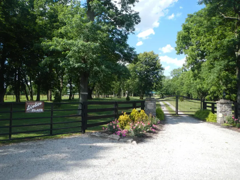 Linden Place är en ny gated Cabin som ligger mitt i Bluegrass Horse Farms - Image 1