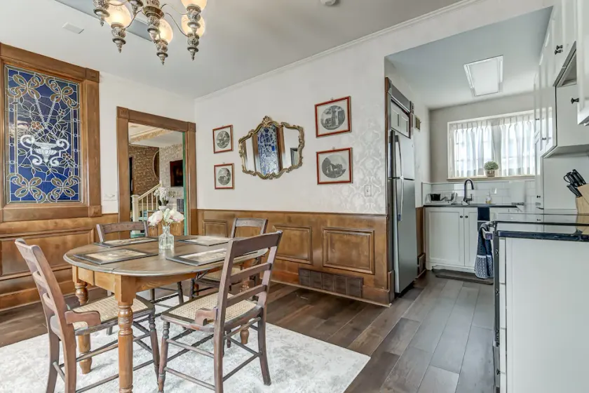 Spacious Carriage House | Private Entrance | Historic & Stylish - Image 1