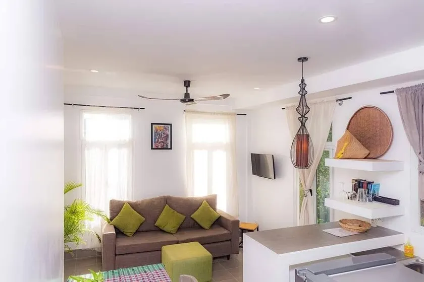 Treetop Bungalows with kitchen in local village with free bikes 2km to Pub St - Image 1