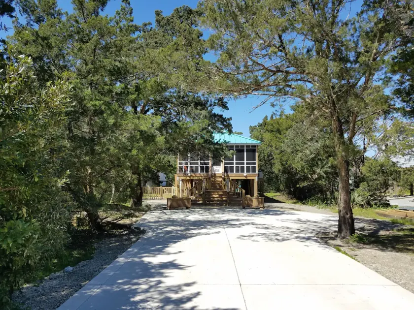 Cedar Grove Cottage is a lovely pet friendly place to relax and enjoy Ocracoke. - Image 1
