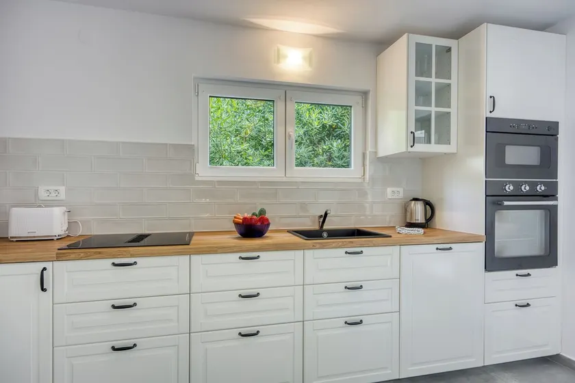 Captain's House - Sv. Jakov /w Terrace - Happy Rentals - Image 1