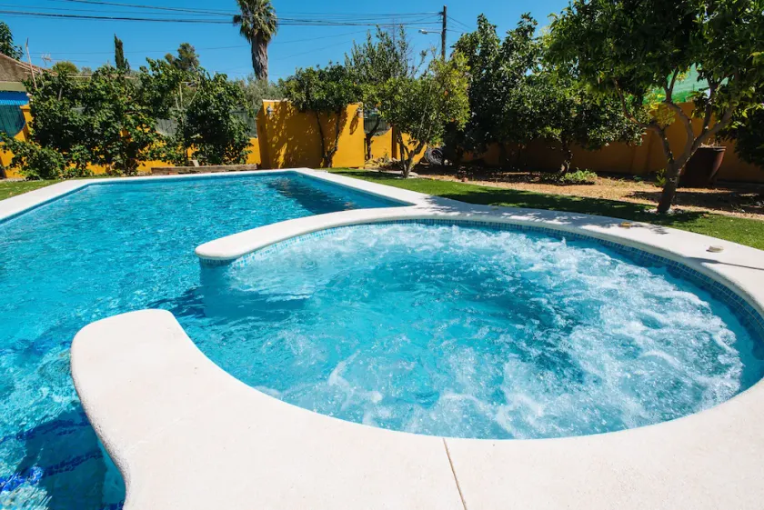 Villa Los Naranjos, oas med jacuzzi 15 minuter från Sevilla - Image 1