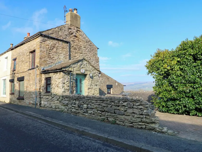 Eastend Cottage - Image 1