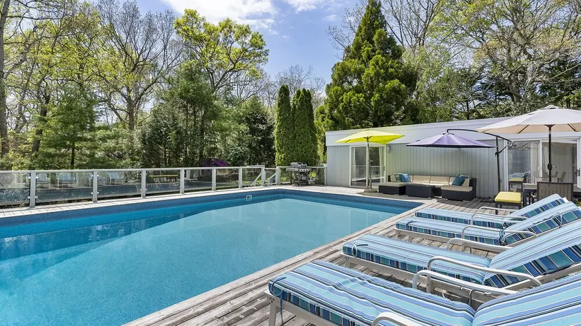 Maison adaptée aux familles, grande piscine chauffée ouverte jusqu'à mi-octobre, jardins paysagers - Image 1