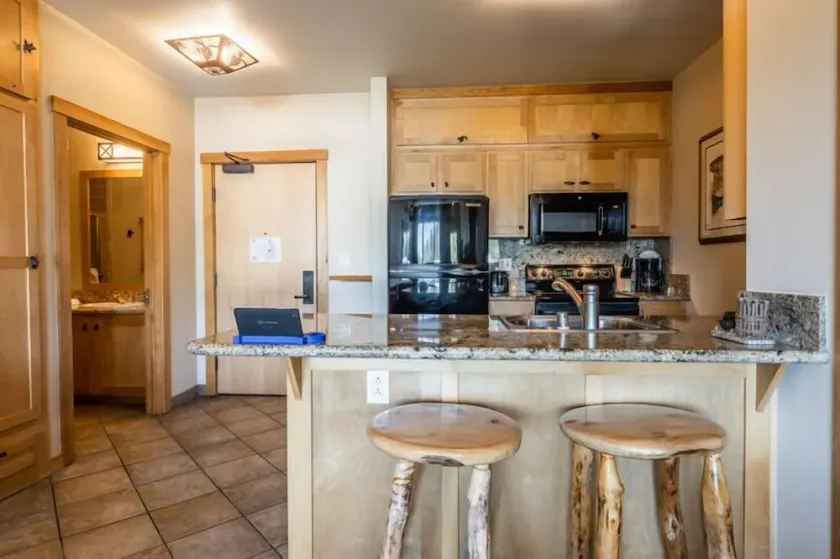 Juniper Springs Lodge #413 - Luxury Ski in Ski out! 2 Bedroom - Image 1