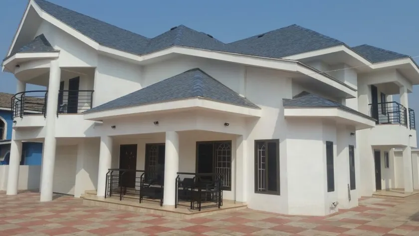 Beautiful Secure Home With 24 hour Security - Image 1