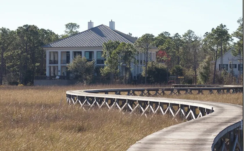 7,500 SF Southern Plantation House on 120 Acres on Blackwater Bay & Private Pool - Image 1